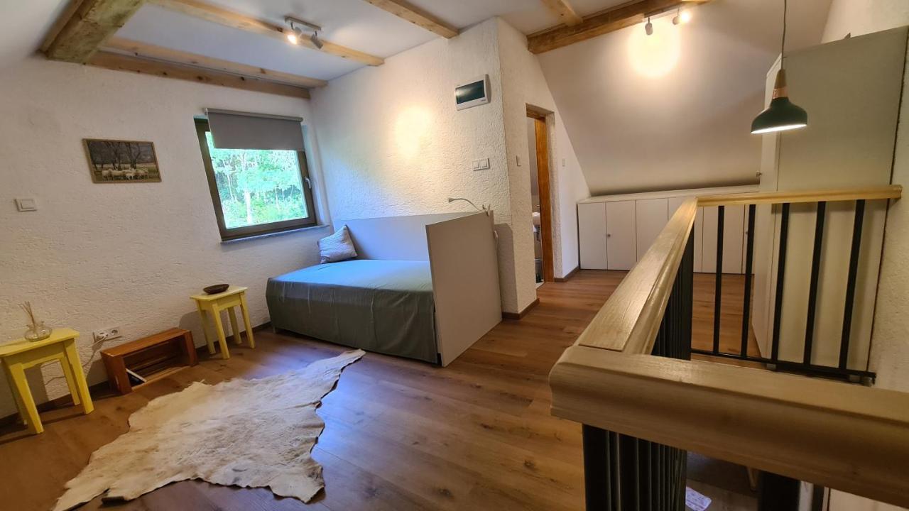 Sinac Forestside House Gacka With Relax Area מראה חיצוני תמונה